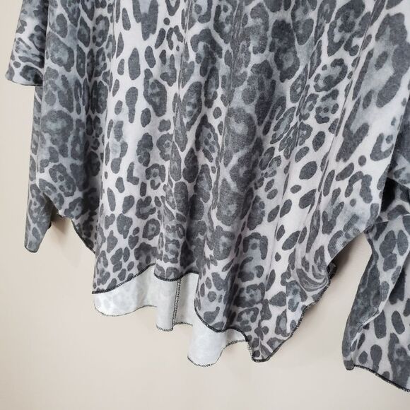 M Made In Italy Large Leopard Print Grey V-Neck Boxy Oversized Sweater Relaxed - Picture 3 of 10